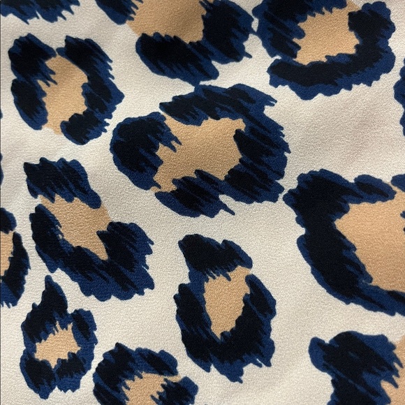 Victoria’s Secret | Open Back Leopard Print Cropped Top - Picture 7 of 7